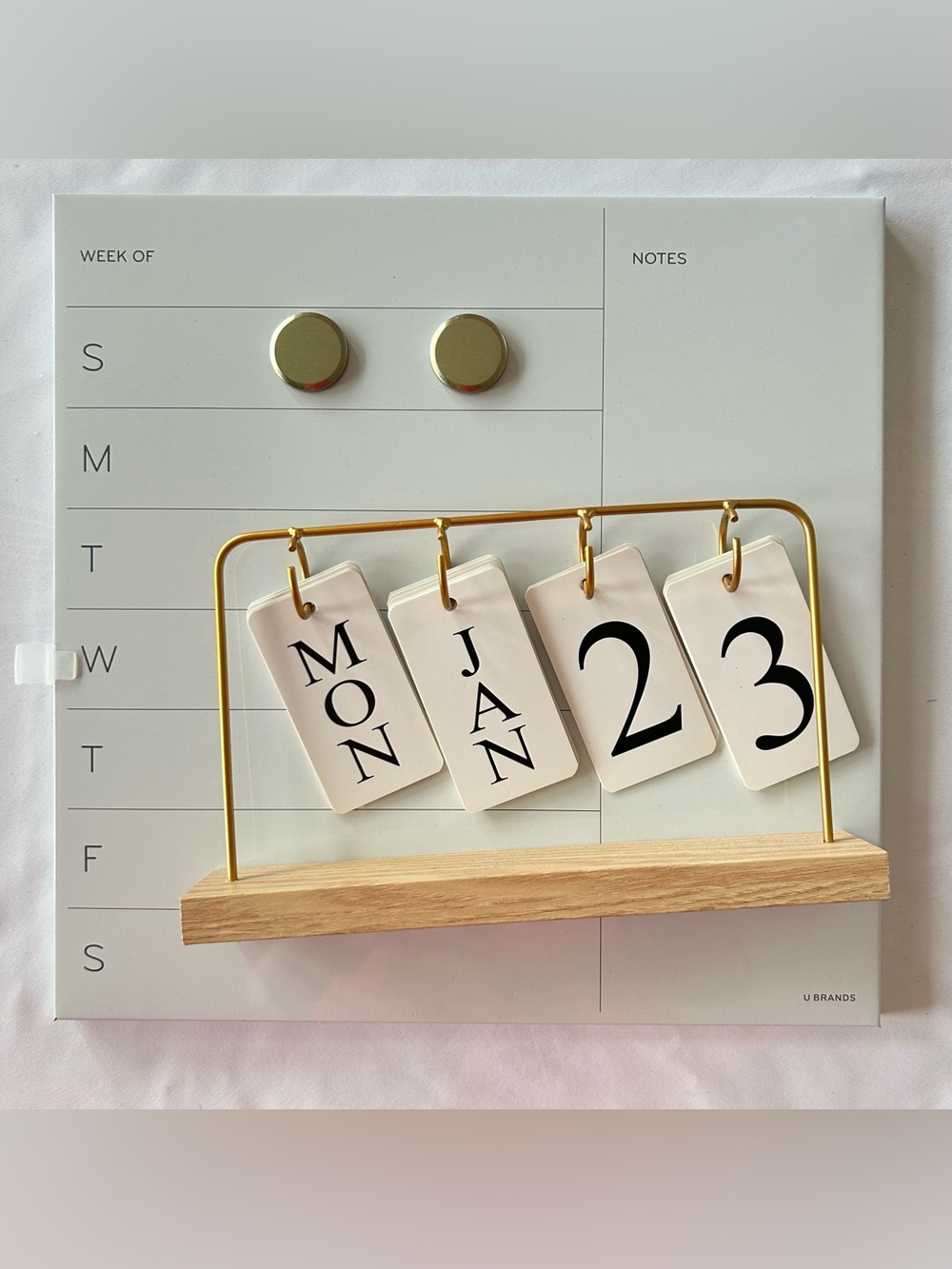 NWOT Magnetic Board and Desk Calendar Spindle Gold College Career Office Agenda